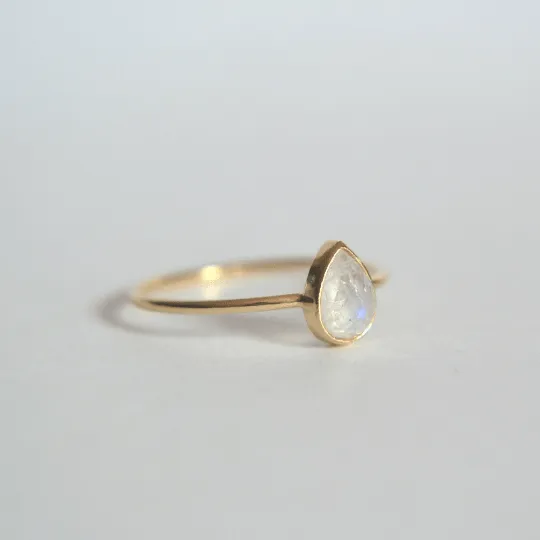 14k Pear Moonstone Ring