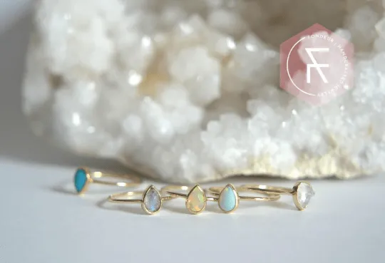 14k Pear Moonstone Ring