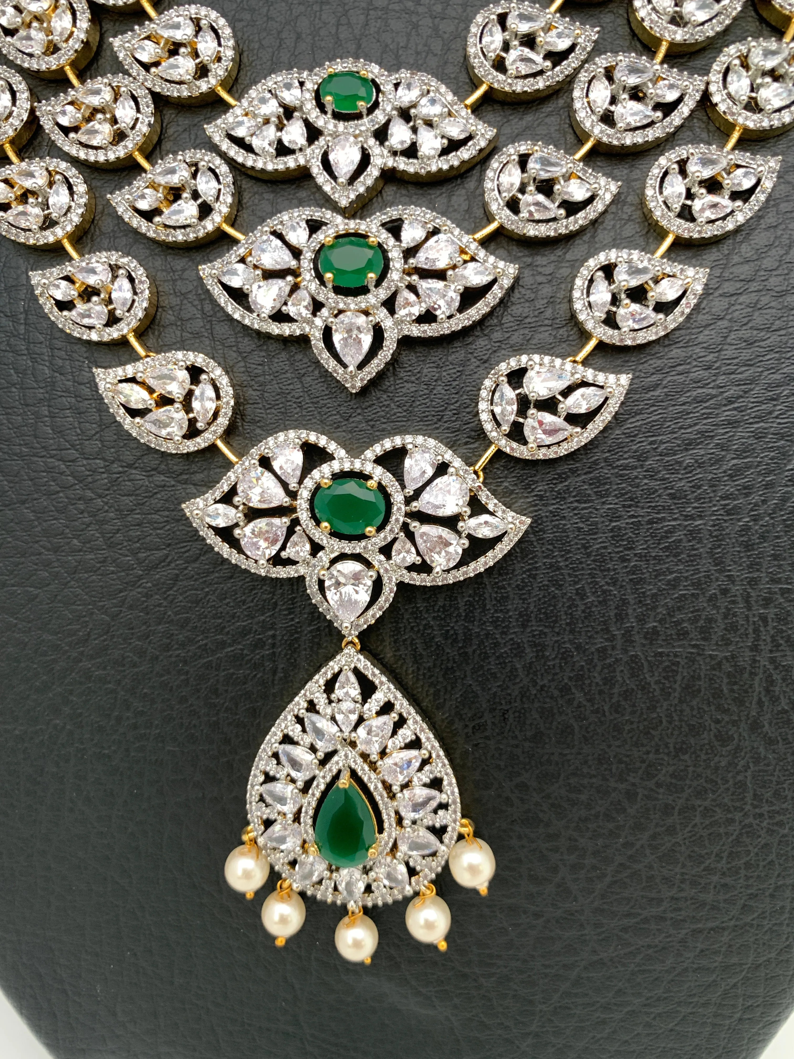 AD Emerald Green Stone Multi Layer Teen Lada Short Necklace