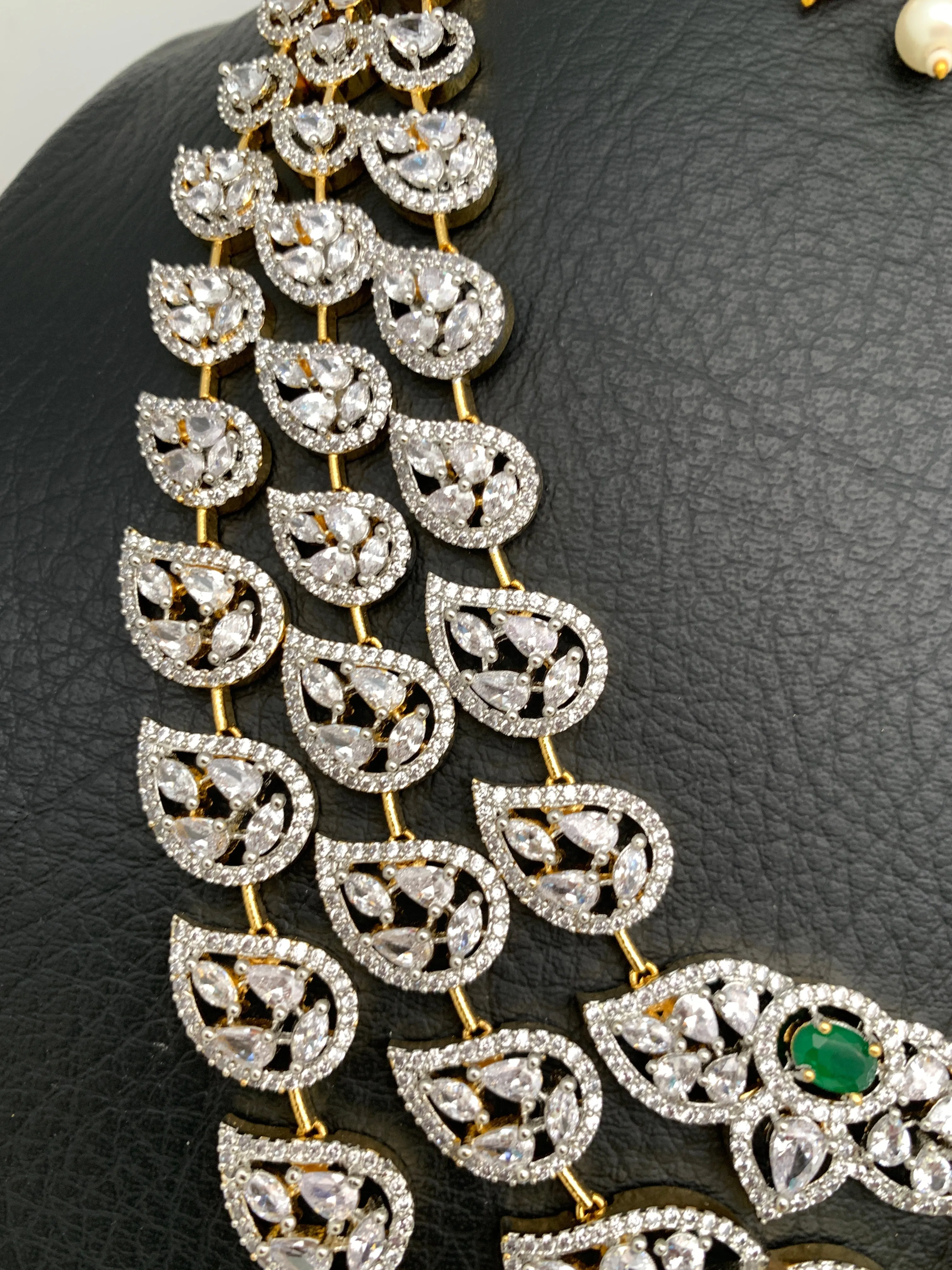 AD Emerald Green Stone Multi Layer Teen Lada Short Necklace