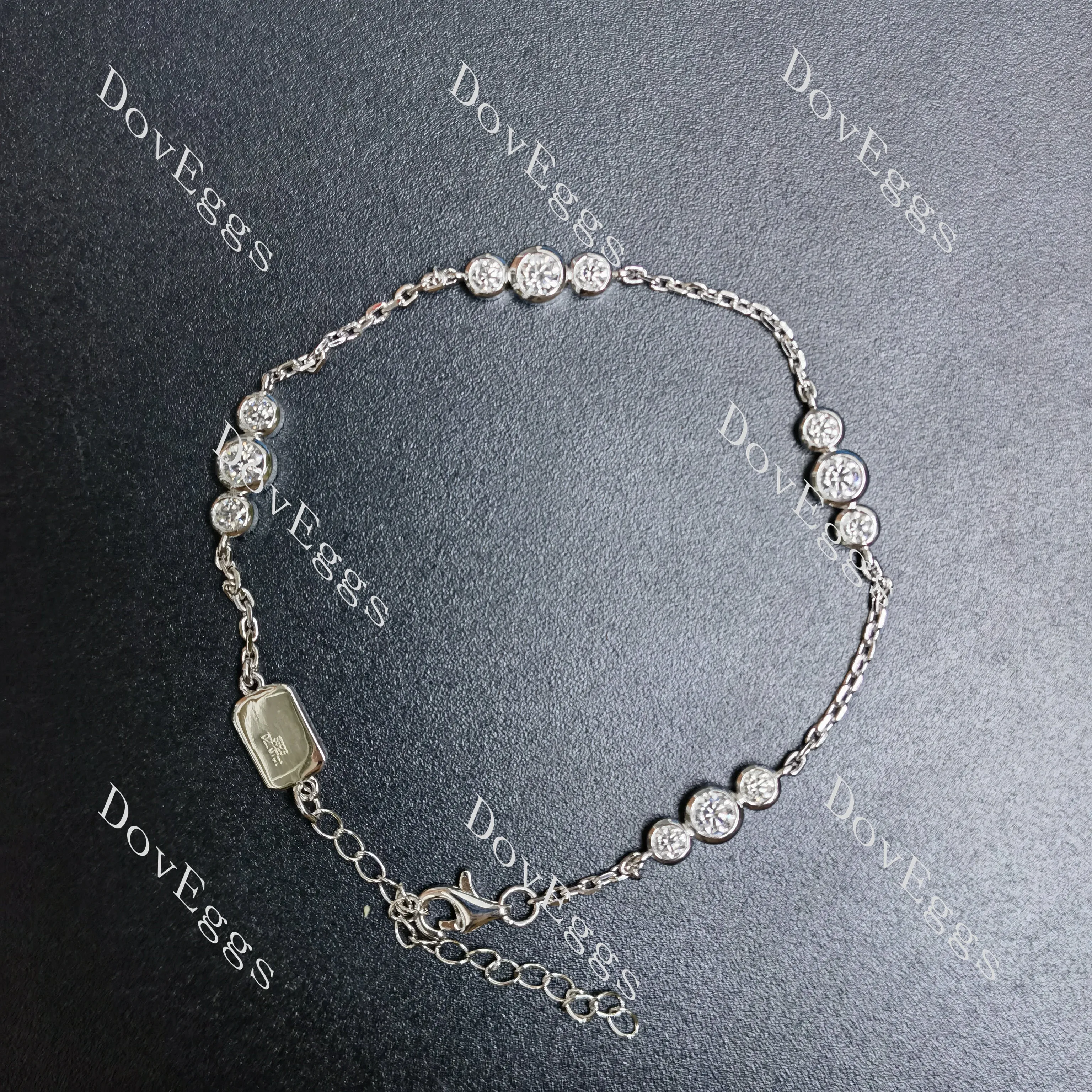 Doveggs round bezel moissanite/lab grown diamond bracelet