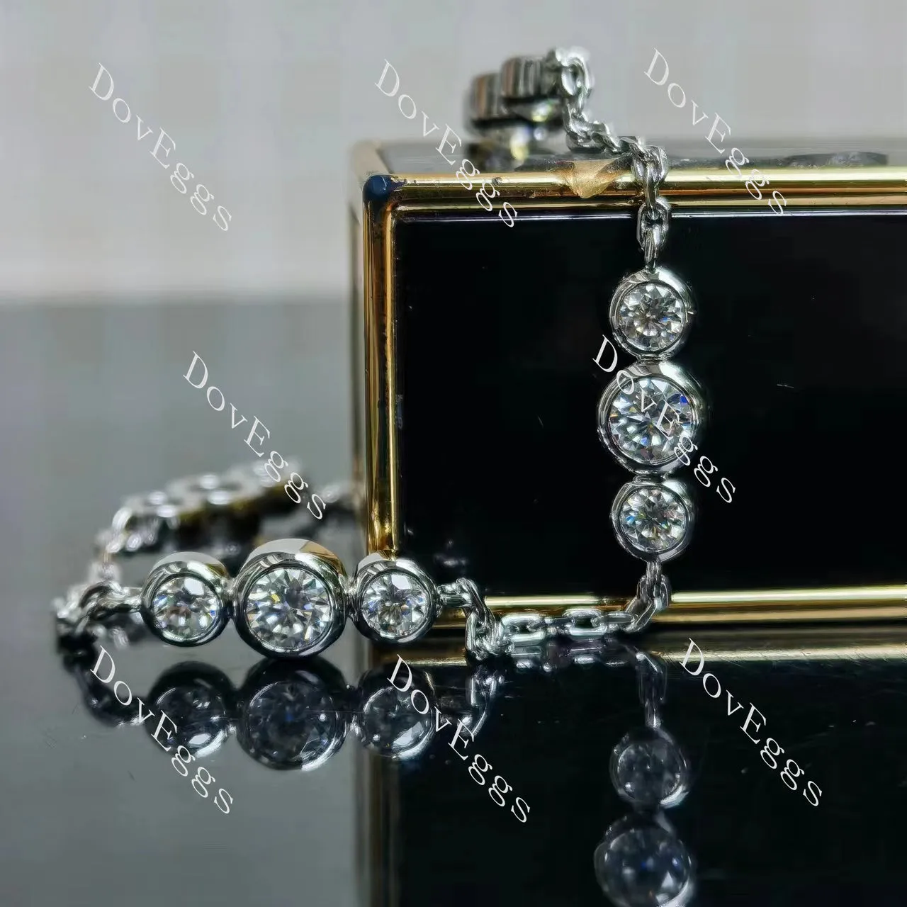 Doveggs round bezel moissanite/lab grown diamond bracelet