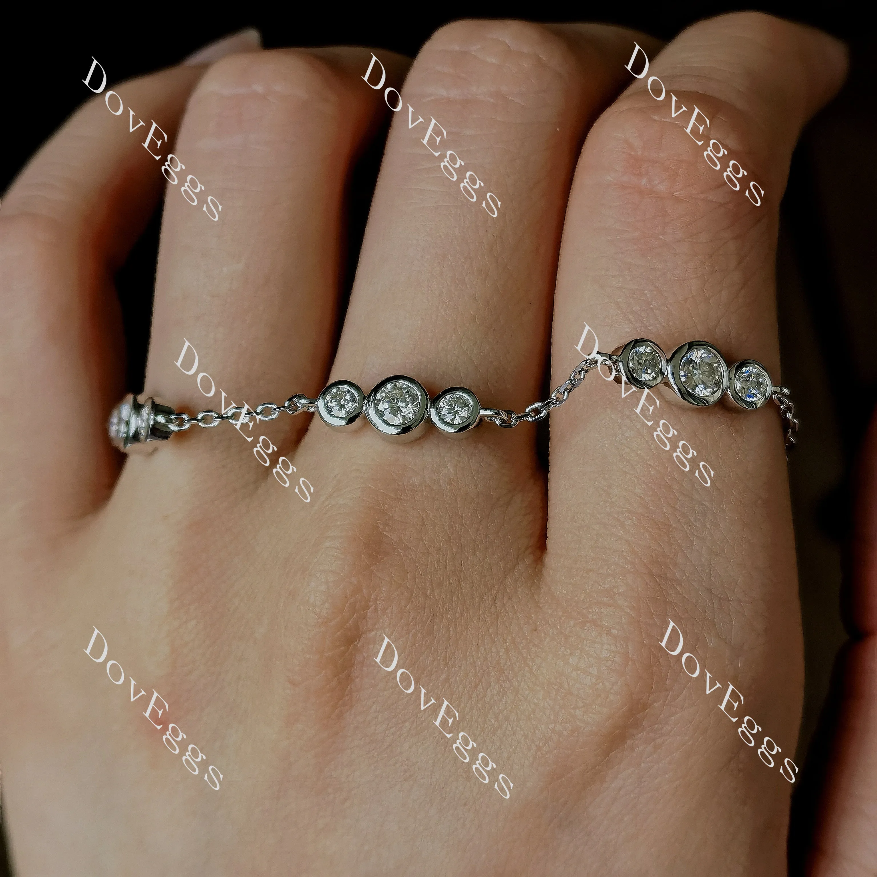 Doveggs round bezel moissanite/lab grown diamond bracelet